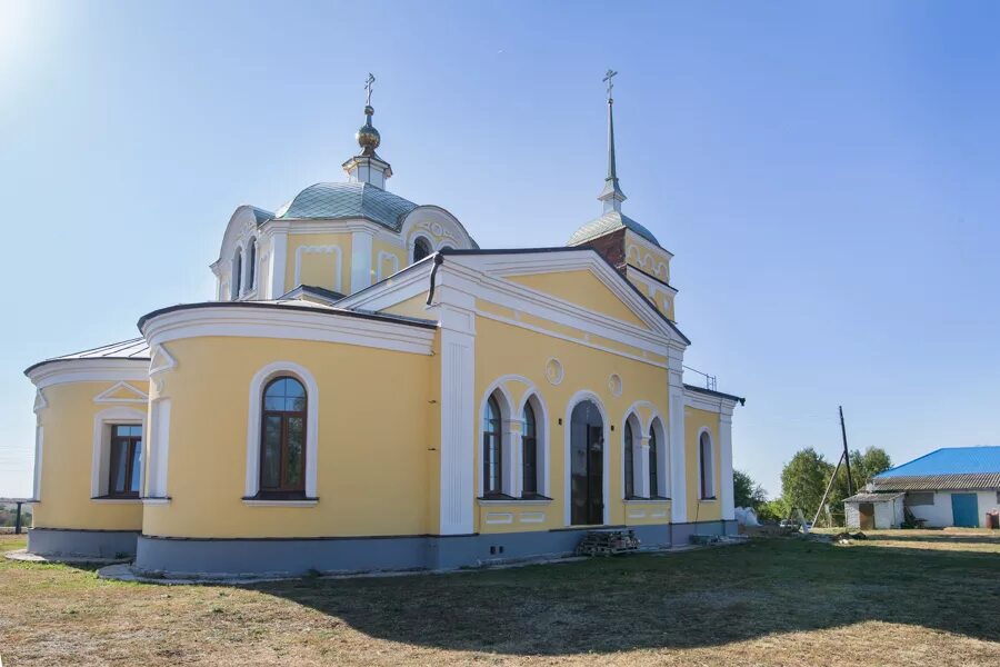 Духовницкий район саратовской области липовка. Липовка Церковь Пресвятой Богородицы. Храм села Липовка. Храм Липовка Духовницкий район. Липовка храм Покрова Пресвятой.