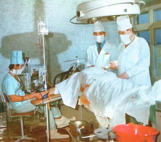 Операция в 90 лет. Советская Операционная в больнице.