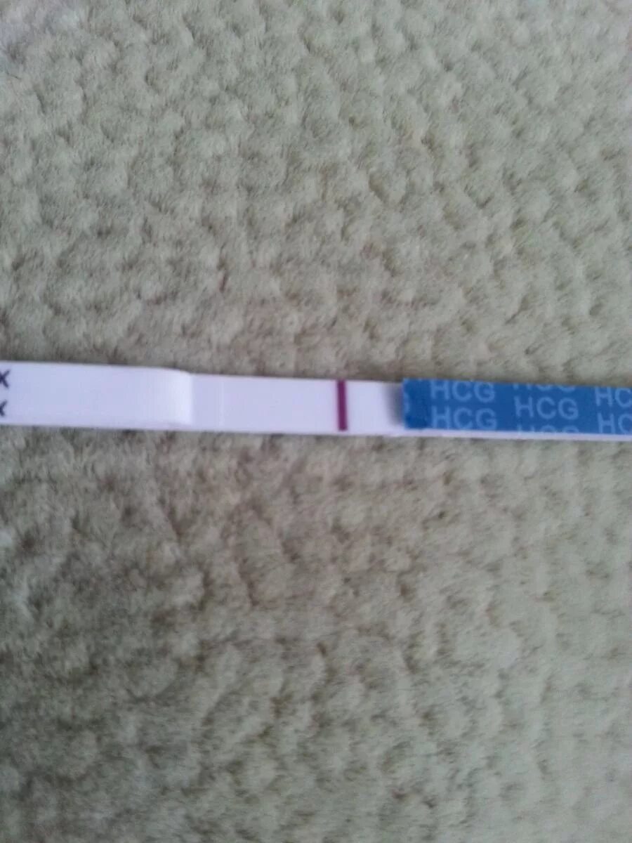 Положительный тест на беременность как выглядит фото. Тест на беременность. Беременность на тесте. Как выглядит тест на беременность. Положительный тест.