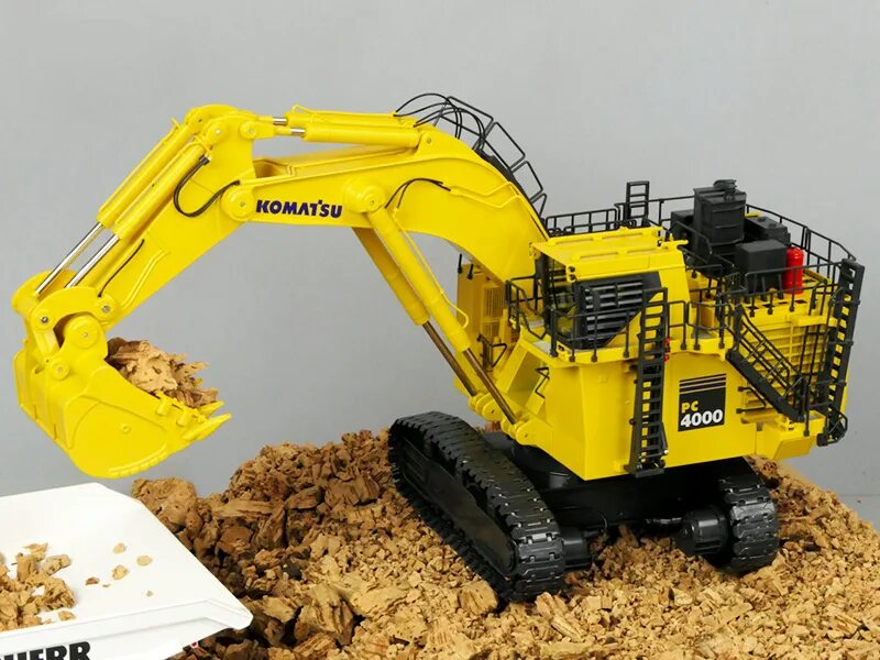 Komatsu pc4000. Komatsu pc4000-11. комацу 4000 экскаватор. коматсу pc 4000. komatsu pc-4000 кабина.