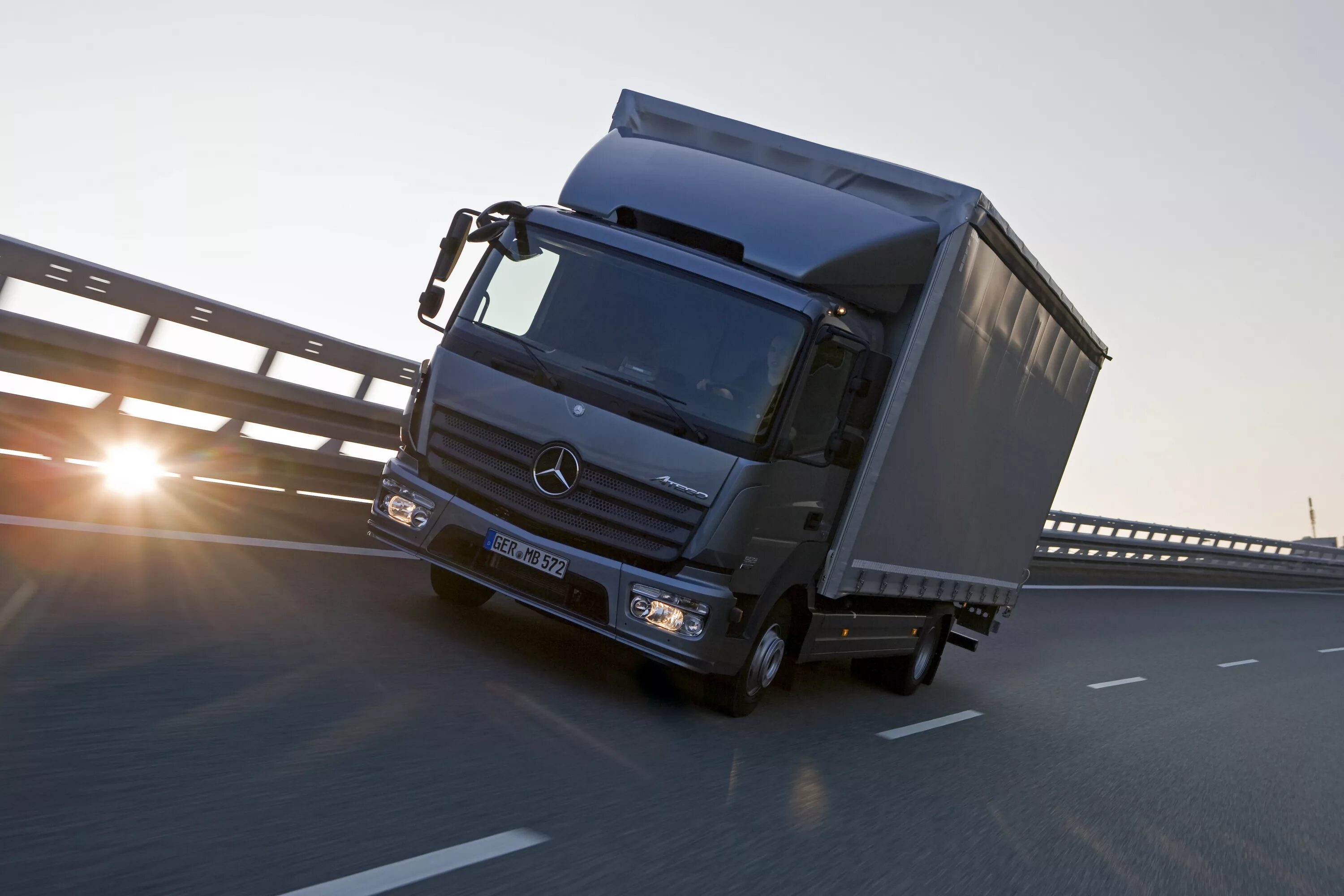 Атего. Mercedes benz truck atego. новый mercedes benz atego. мерседес атего дальнобой. мерседес даймлер бенц грузовой.