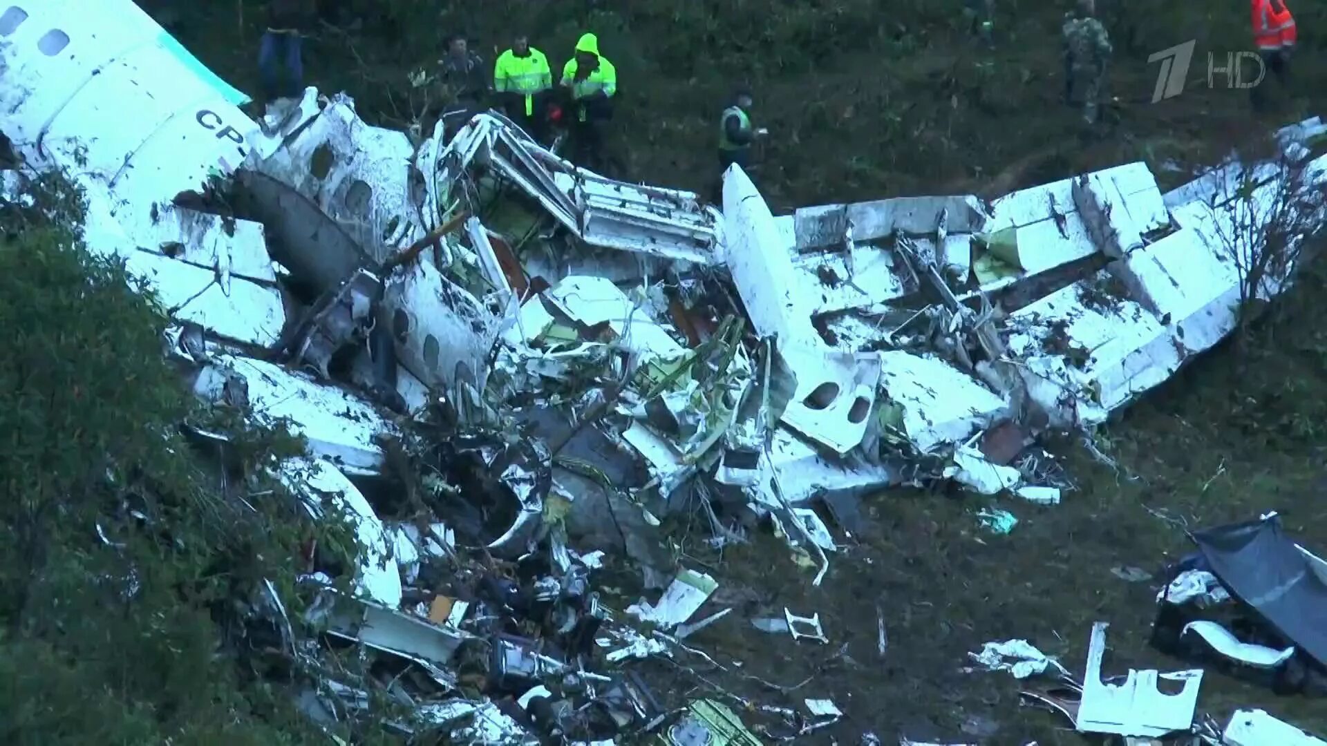 Катастрофа bae 146 в колумбии. Бразилия шапекоэнсе погиб самолёт. Пахтакор авиакатастрофа самолет. Крушение самолета футбольная команда. Авиакатастрофа в колумбии.