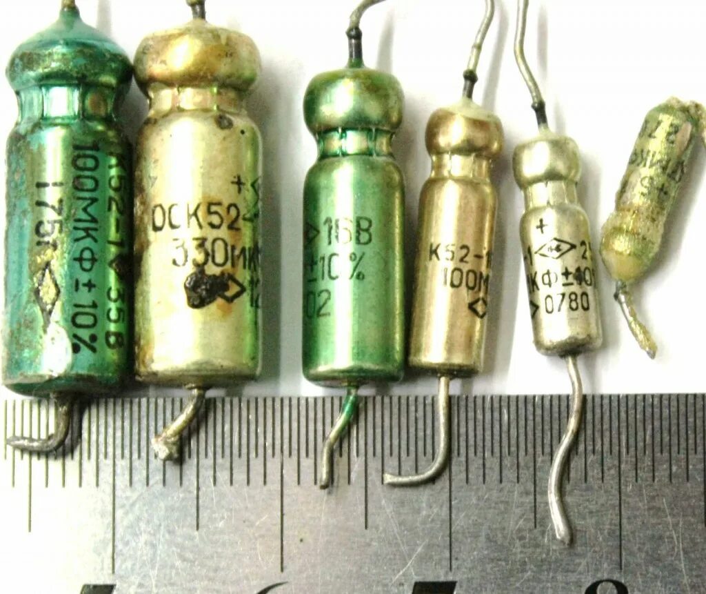 Конденсатор 400в электролитический 390мф. Конденсатор с емкостью 2 фарада. Конденсатор 400 вольт 22 мкф. Конденсатор на 500 вольт. Самому конденсатор.