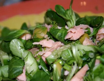 Салат из копченой горбуши горячего