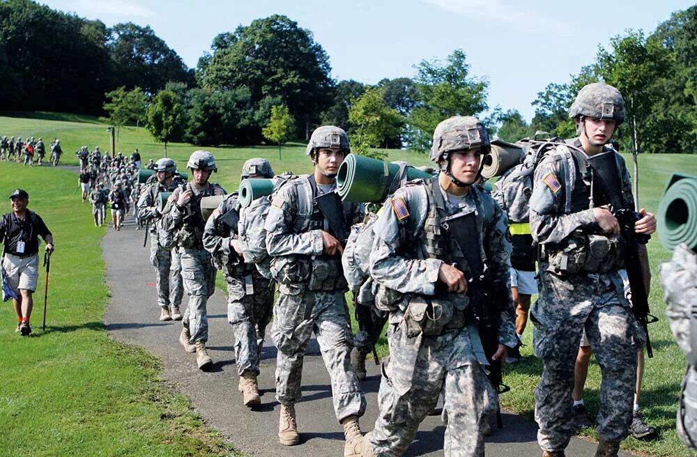 Военное положение в сша. Военное положение картинки. Армия сша 2021. Армия в белом доме сша. Военное положение в сша.