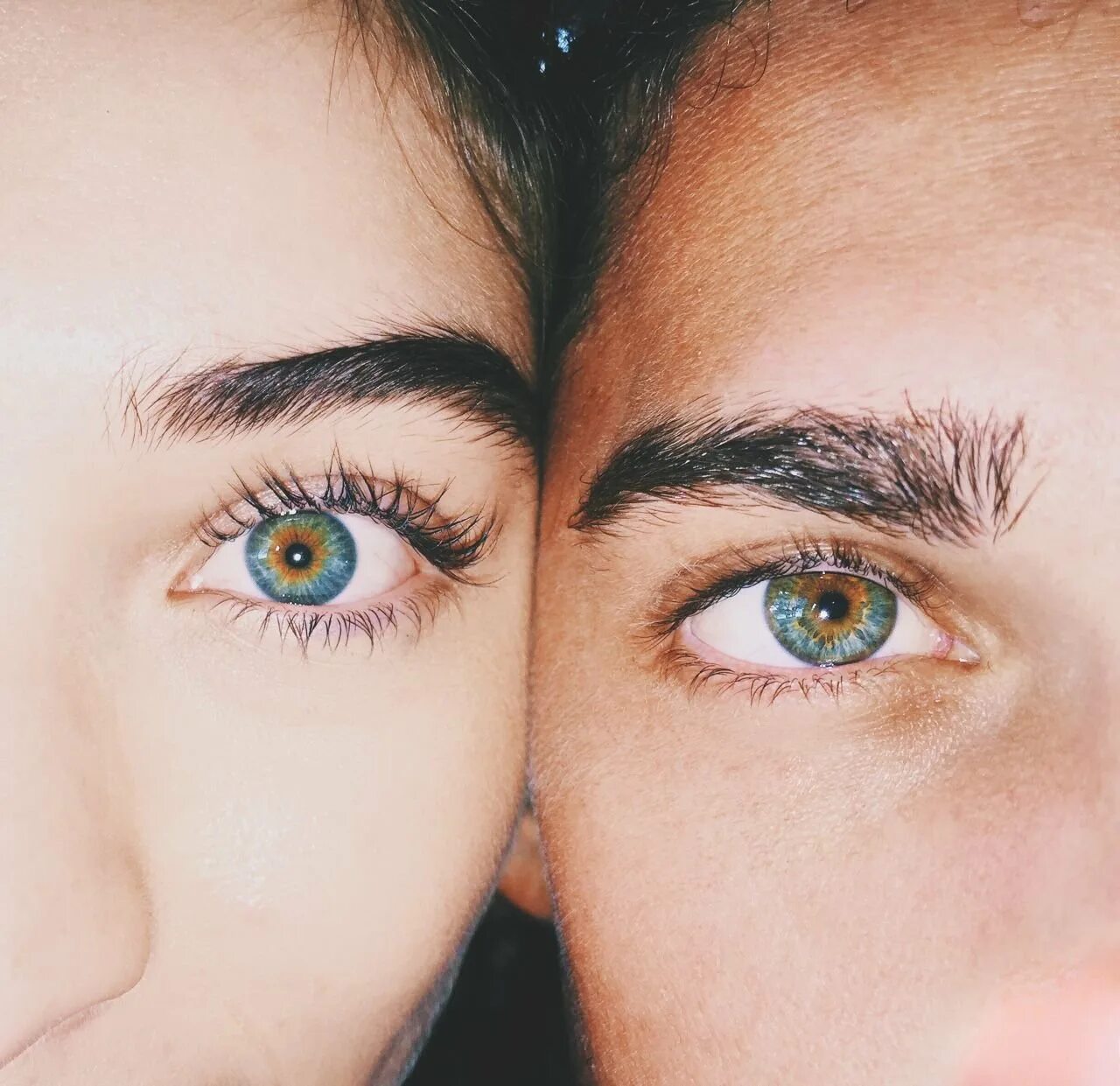 Двое глаза. Мужские и женские глаза. Два глаза. Два глаза мужские. Глаза парня и девушки.