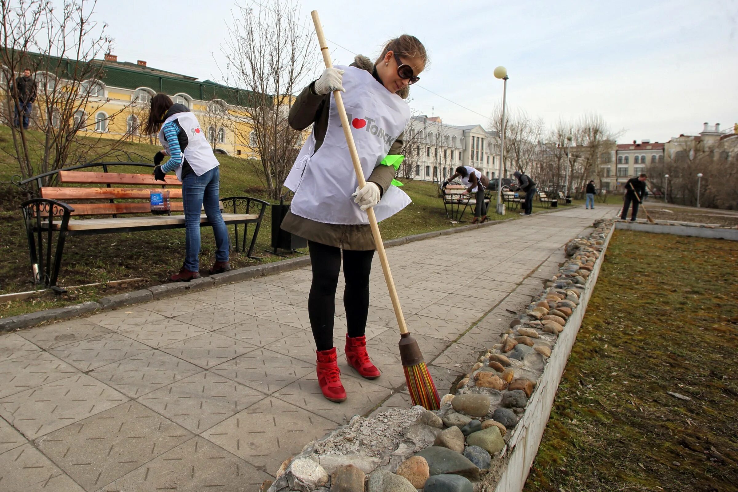 Можно ли не идти на субботник. Субботник. креативный субботник. современный субботник. веселый субботник.