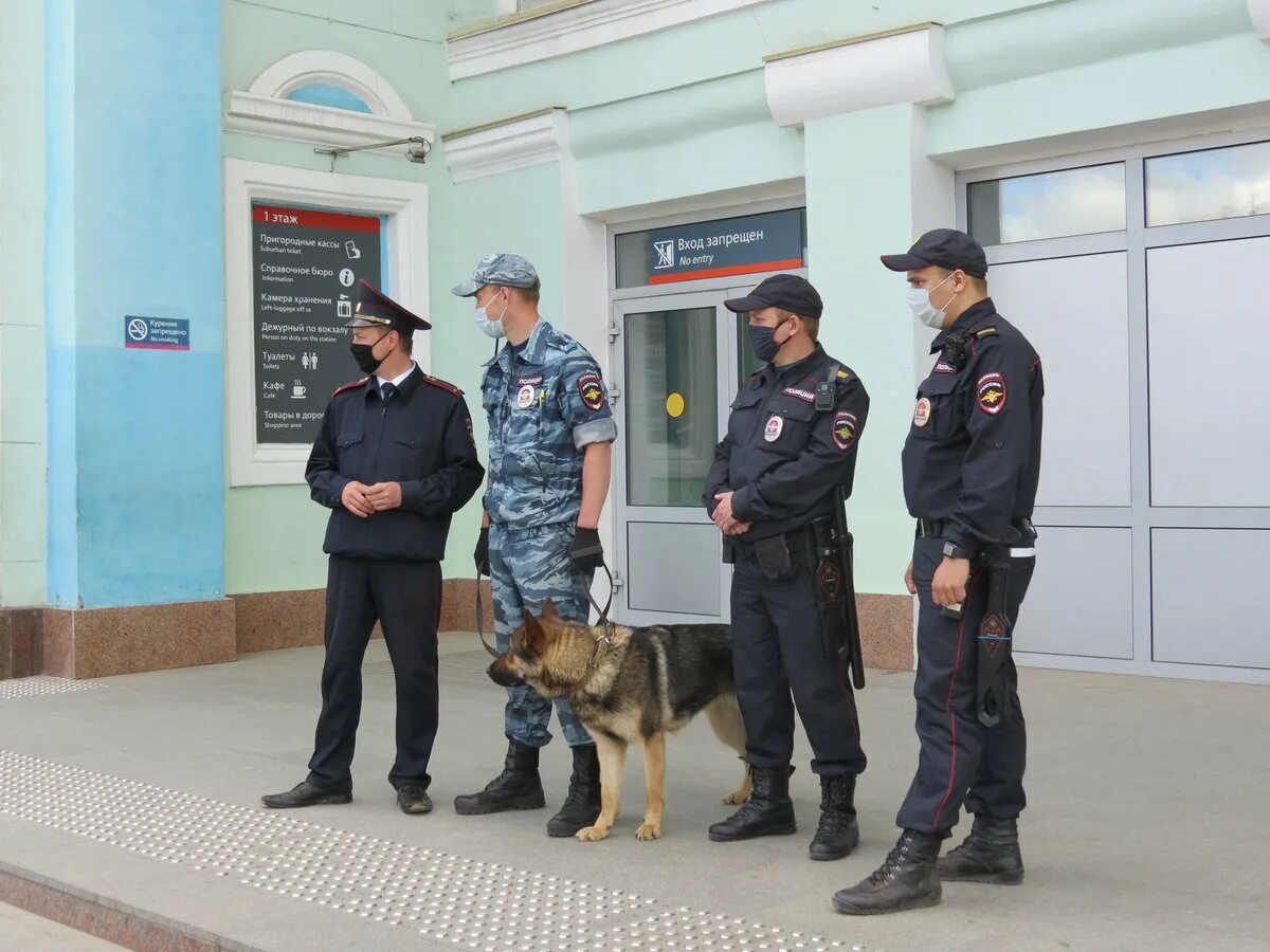 Полицейский на вокзале. Линейный отдел полицейский. Транспортная полиция. Полиция на вокзале. Мвд линейная полиция