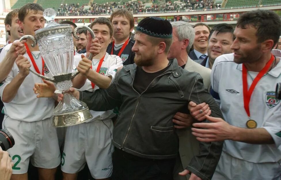 Кубок ахмат. Терек Кубок России 2004. Рамзан Кадыров Терек. Кубок России Ахмат 2003 2004. ФК Ахмат Кадыров.