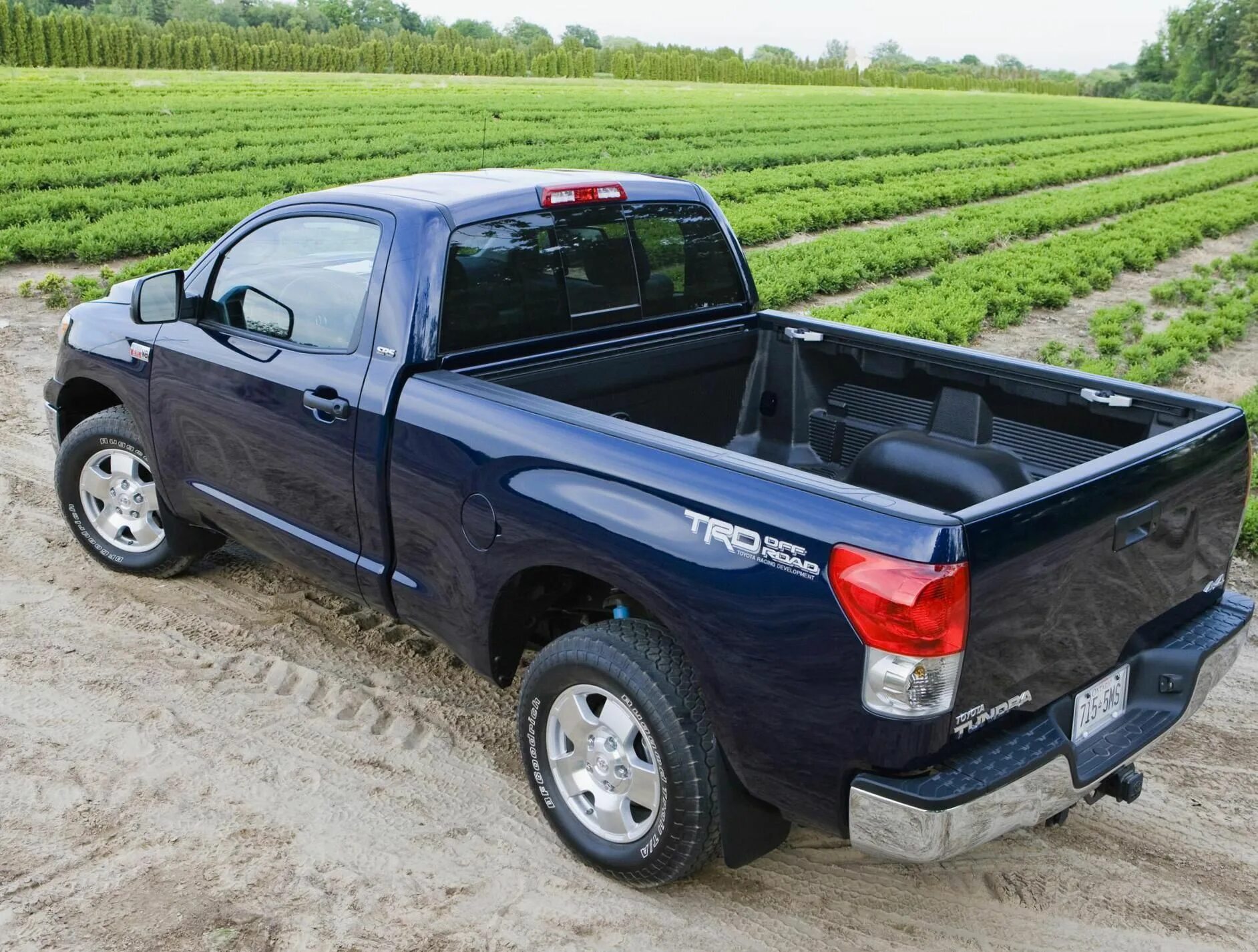 Стоимость пикапа. Тойота тундра регуляр КЭБ. Toyota Tundra одинарная кабина. Toyota Tundra 5.7 пикап. Toyota Tundra Regular Cab.