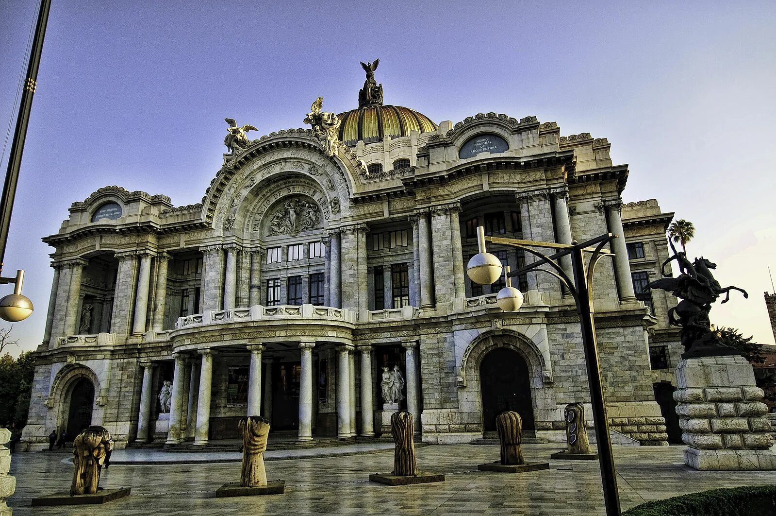 Bellas artes. Дворец изящных искусств (Мехико). Дворец изящных искусств (Мехико) достопримечательности Мехико. Дворе́ц изя́щных иску́сств Мехико. Дворец Чапультепек Мехико.