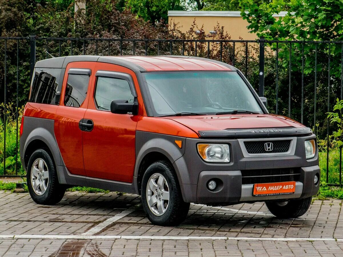 Хонда элемент купить с пробегом. Honda element 2002. Honda element 2004. Honda element 2003. Honda element 4wd.