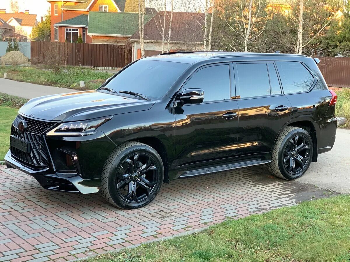 Tune 570. Lexus LX 570 Black. Lexus LX 570 черный. Лексус ЛХ 570 черный. Lexus LX 570 2018 черный тонированный.