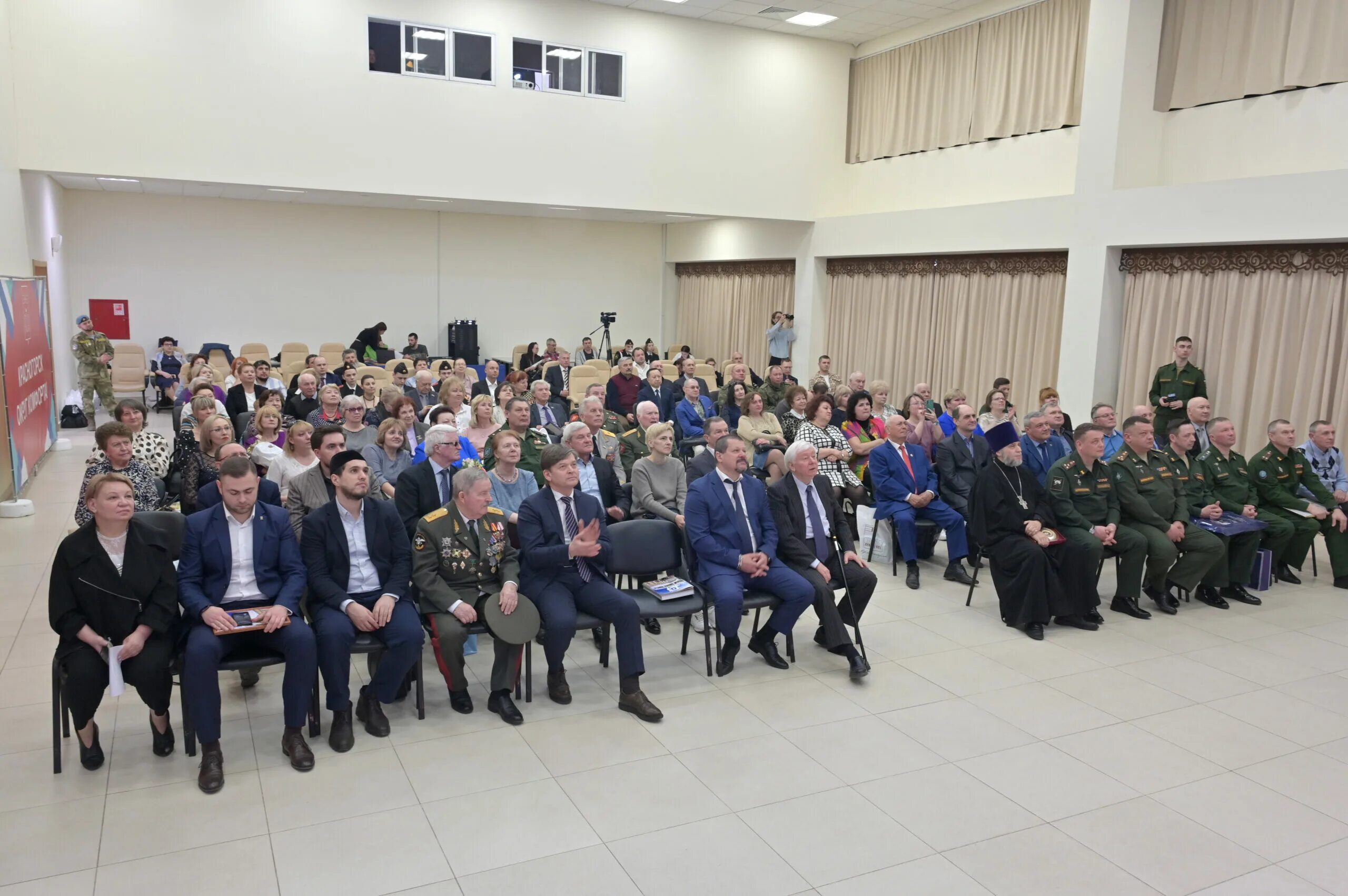 Красногорский военный комиссариат. Военкомат Красногорск. Работники Красногорск. Сотрудники в военкомате Красногорском. Работа военкомата красногорск