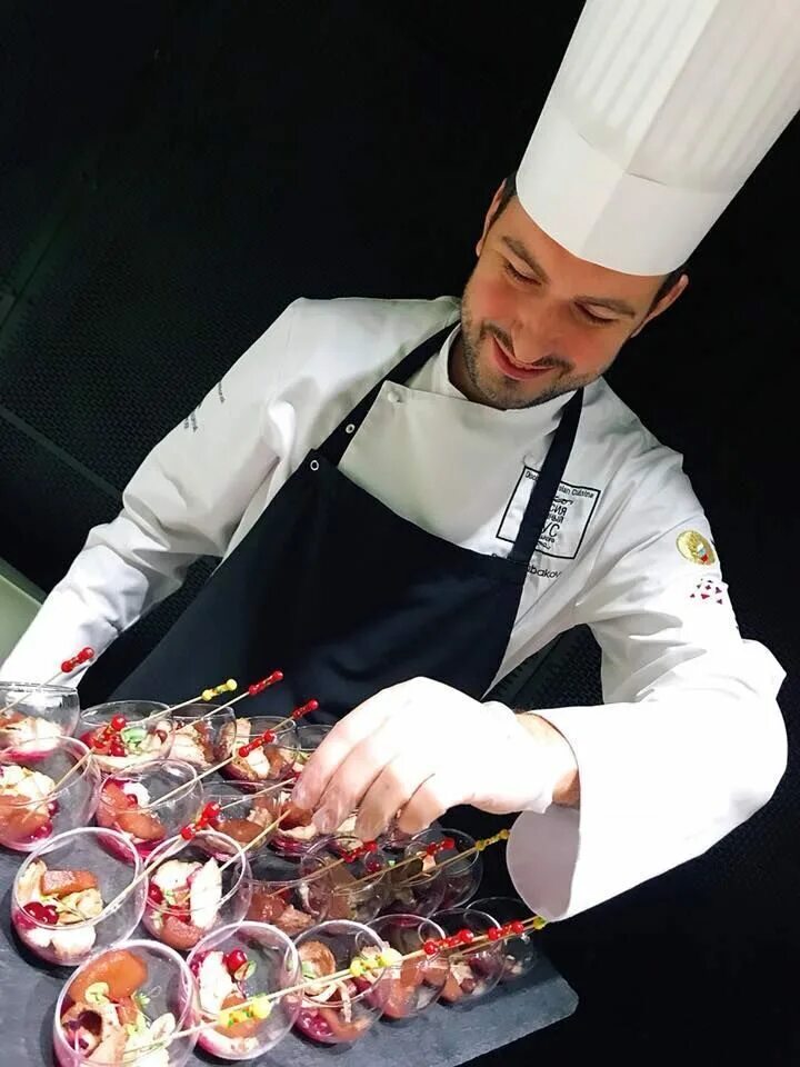 выездной повар. вкус жизни кейтеринг. что такое кейтеринг в ресторане. повар кейтеринг. повар на банкет.