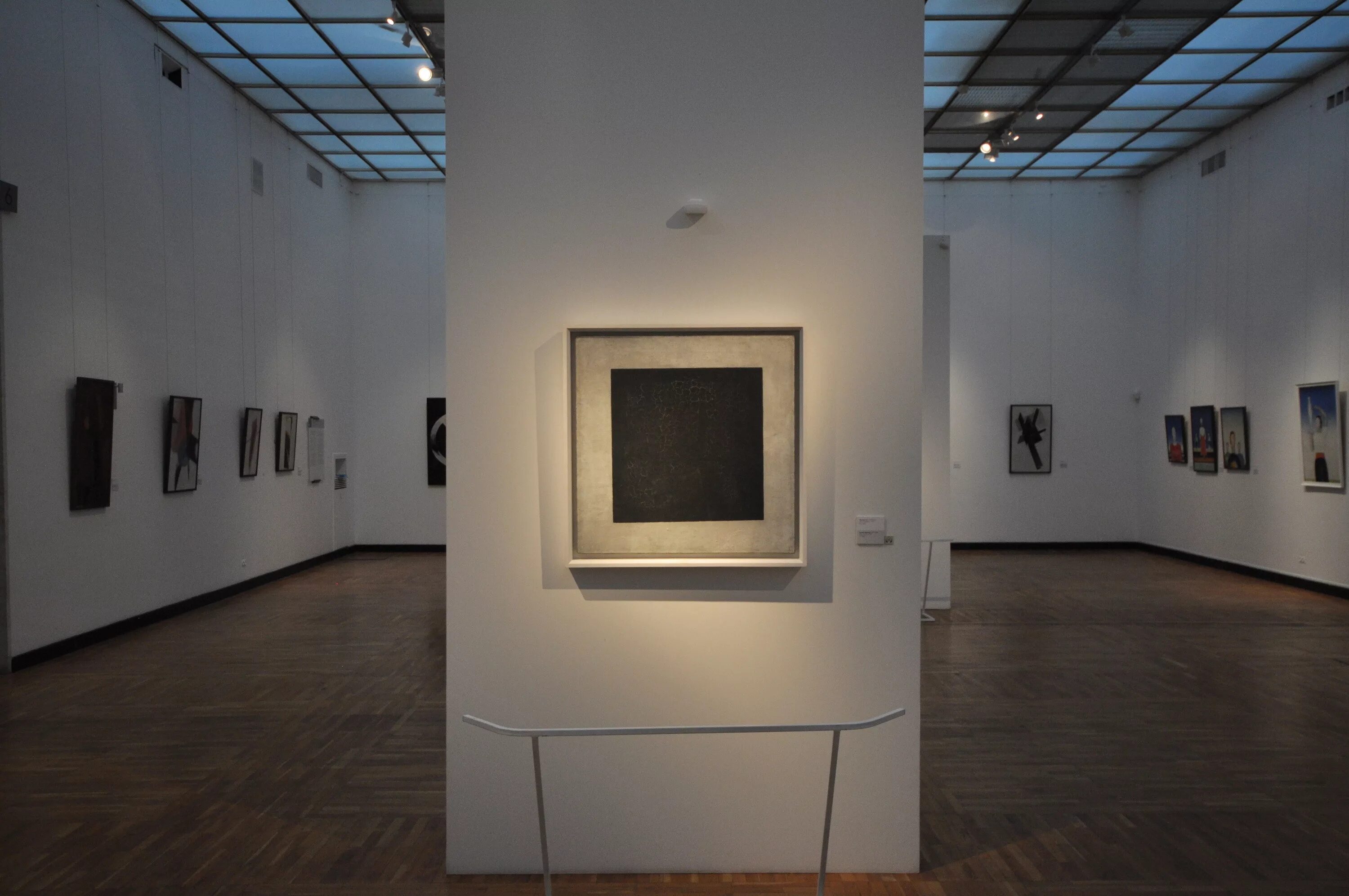 Чёрный квадрат Малевича Третьяковская галерея. «Чёрный квадрат» (1915) Казимира Малевича.