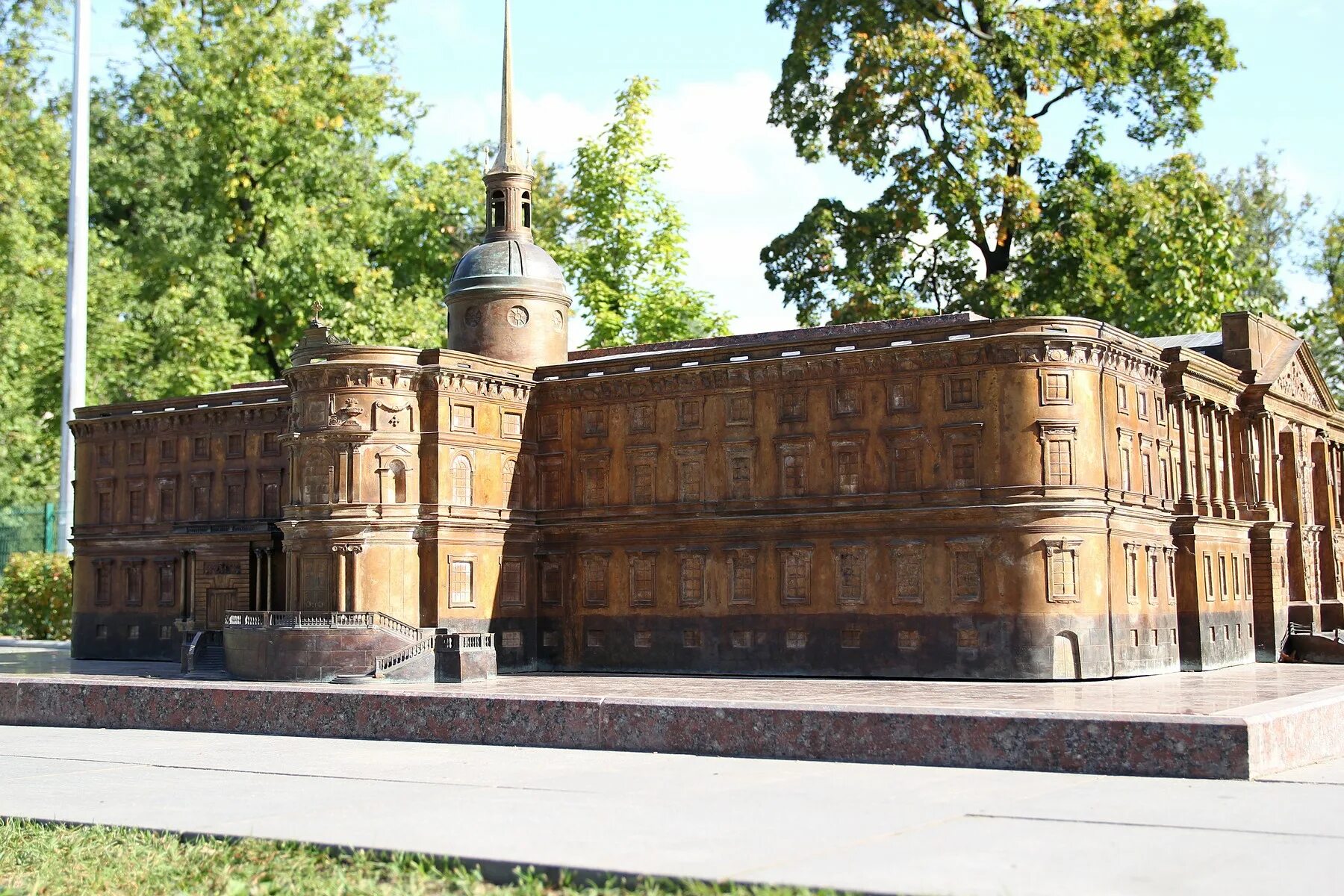 санкт петербург в миниатюре на горьковской александровский парк. александровский парк питер в миниатюре. миниатюрный санкт петербург. миниатюры санкт-петербурга в александровском парке. парк миниатюр санкт-петербург на горьковской.