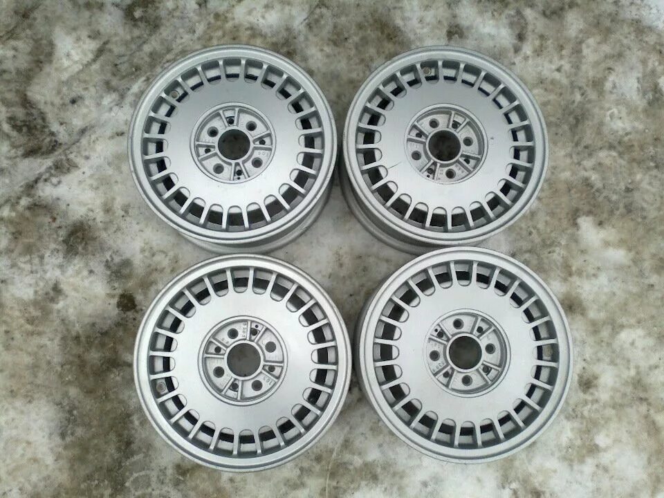 Bbs mahle r13 ваз. 3 r13. Диски блмз ромашка 3. Кик литье р 13 ваз. Болотные штампы r13.