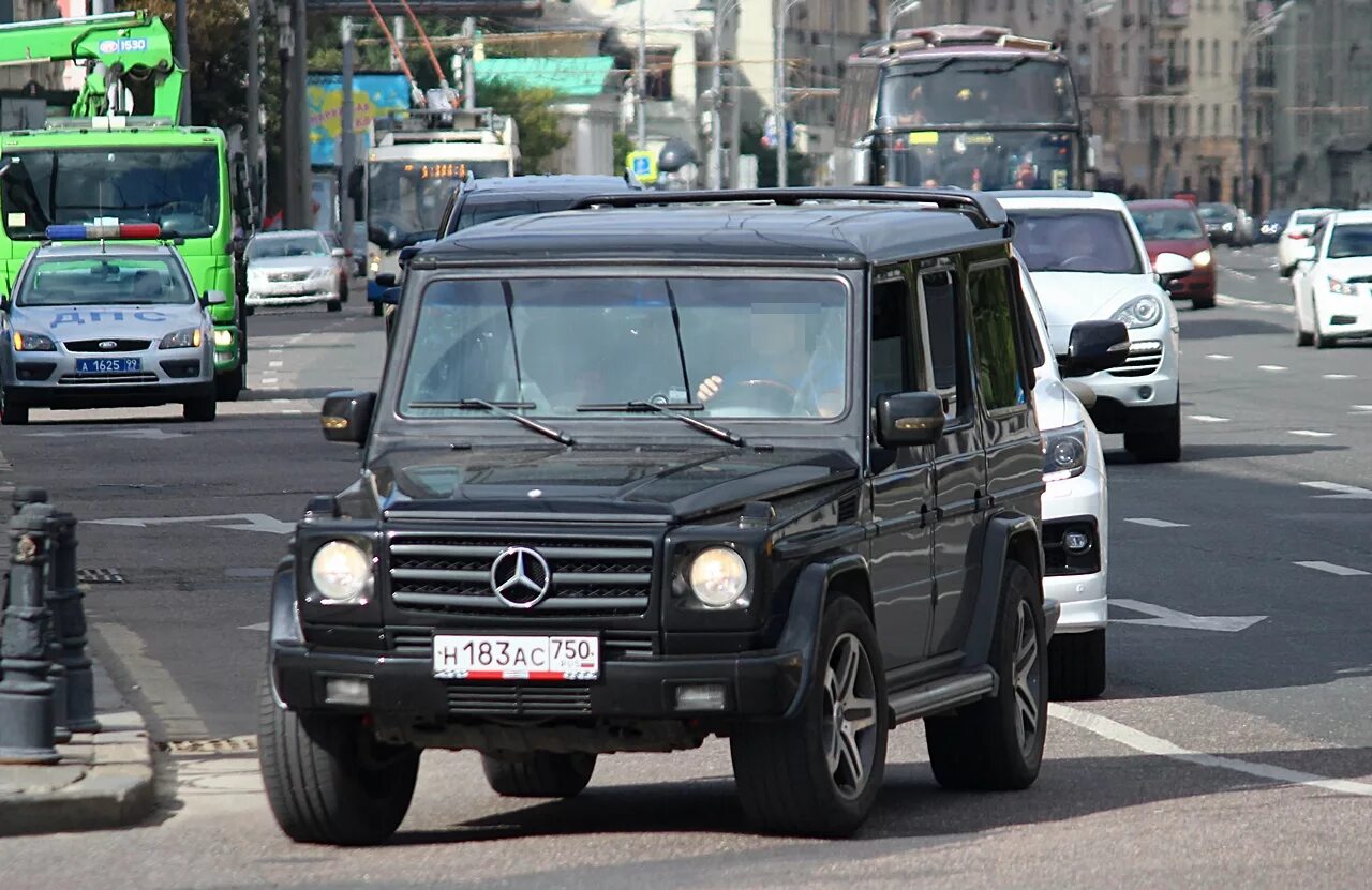 Чьи гелендвагены. Гелендваген 463 кузов. G63 а063мо. Mercedes amg 55. Мерседес гелендваген госномер а100те 177.