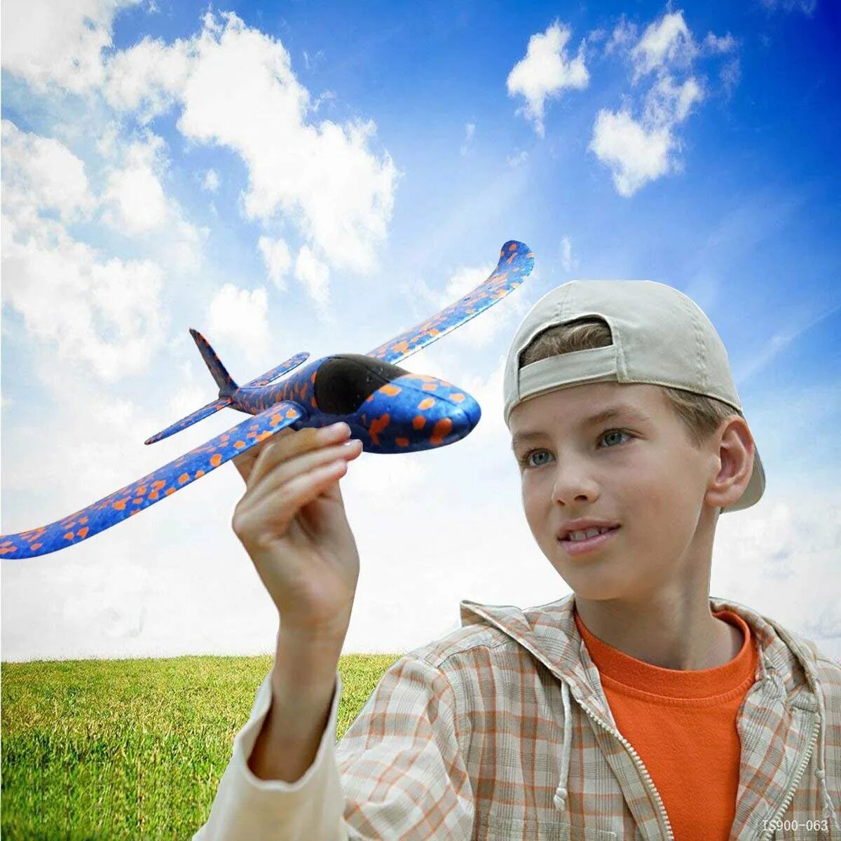 Для мальчиков самолёты. Авиамоделирование для детей. Самолет для детей. Ребенок с самолетиком. Самолеты для 1 ребенка