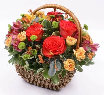Корзинка с цветами с днем рождения