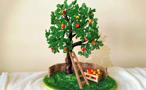 Яблоня своими руками