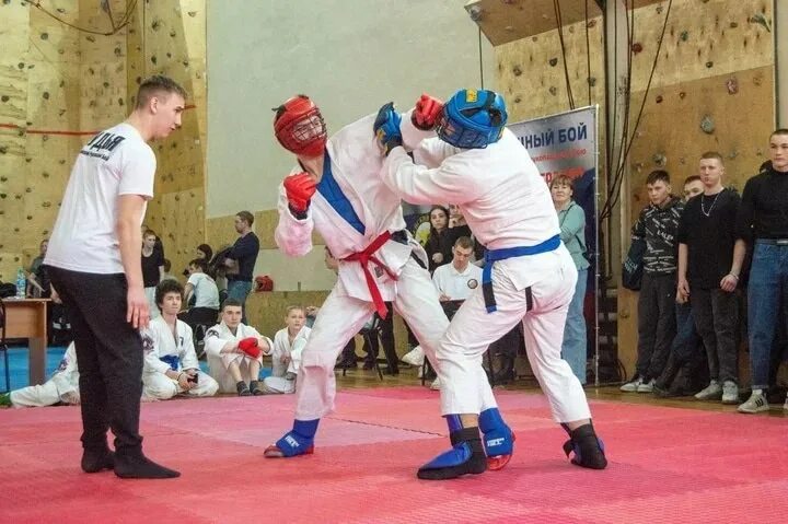 Соревнования по рукопашному бою 2023. Соревнования по рукопашному бою 2023. Всероссийский турнир по армейскому рукопашному бою кубок дона 2022. Жуковка соревнования по рукопашный бой. Соревнования по рукопашному бою 2023.