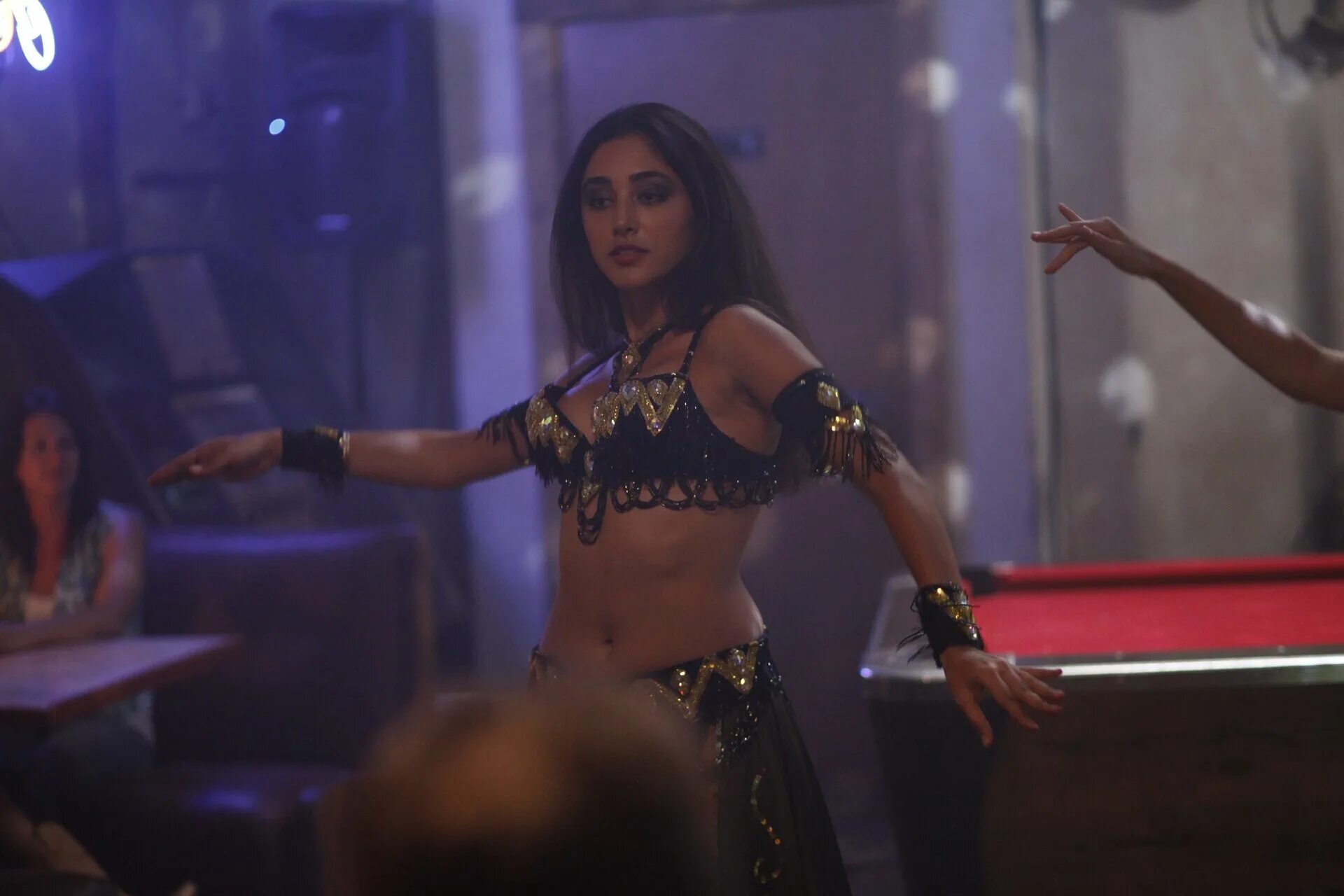 Совсем как женщина. Женщина 2012. Гольшифте фарахани feet. Сиенна миллер фарахани. Совсем как женщина.