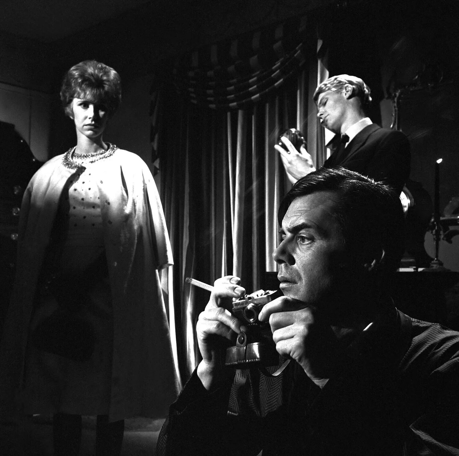 The bondservant. The servant 1963. Дирк Богард слуга. «Слуга» (реж. Дж. Лоузи).
