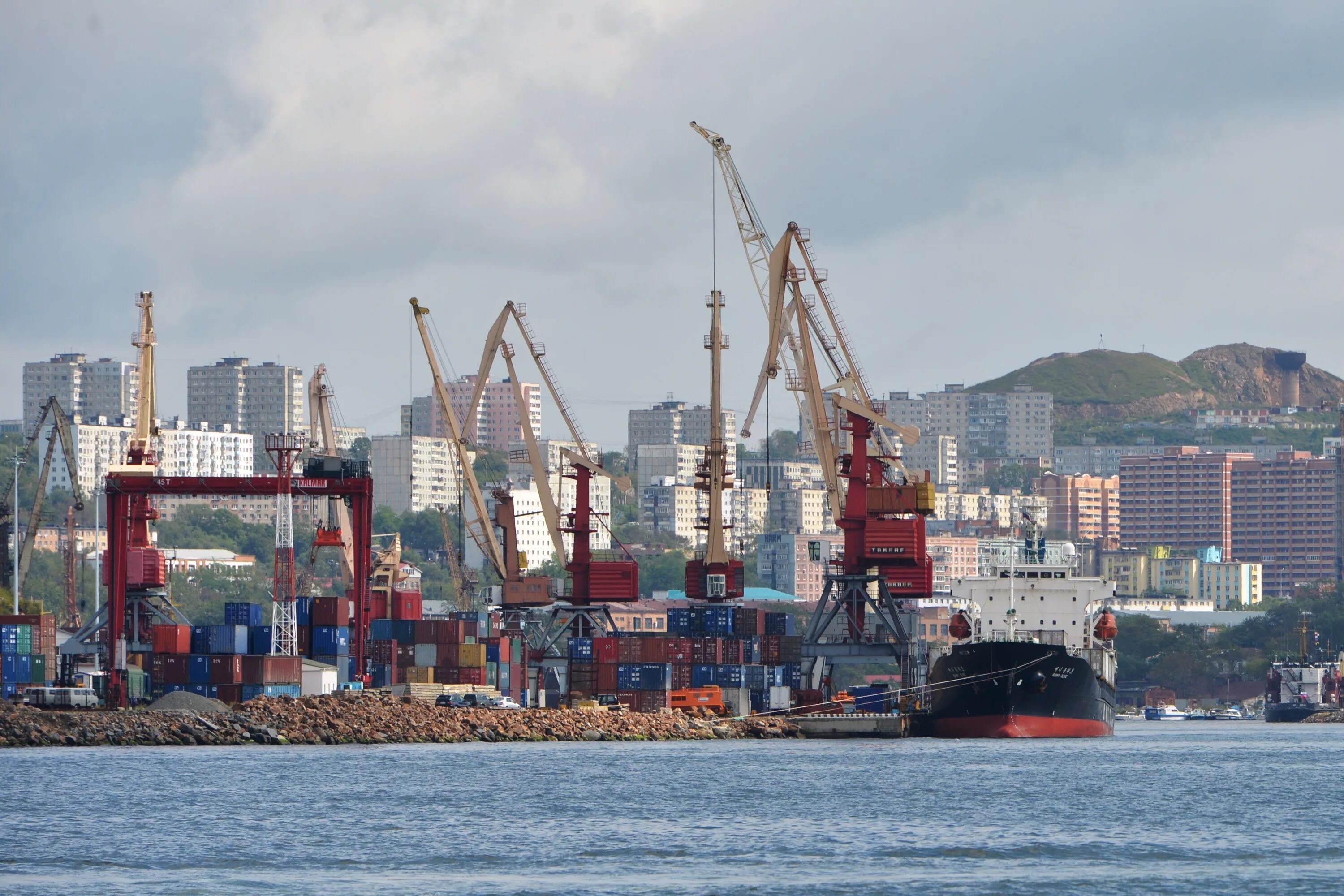 Порт Владивосток. Находкинский и Владивостокский морской торговый порт. Морской порт дальнего Востока. Владивостокский Свободный порт. Морские порты приморского края