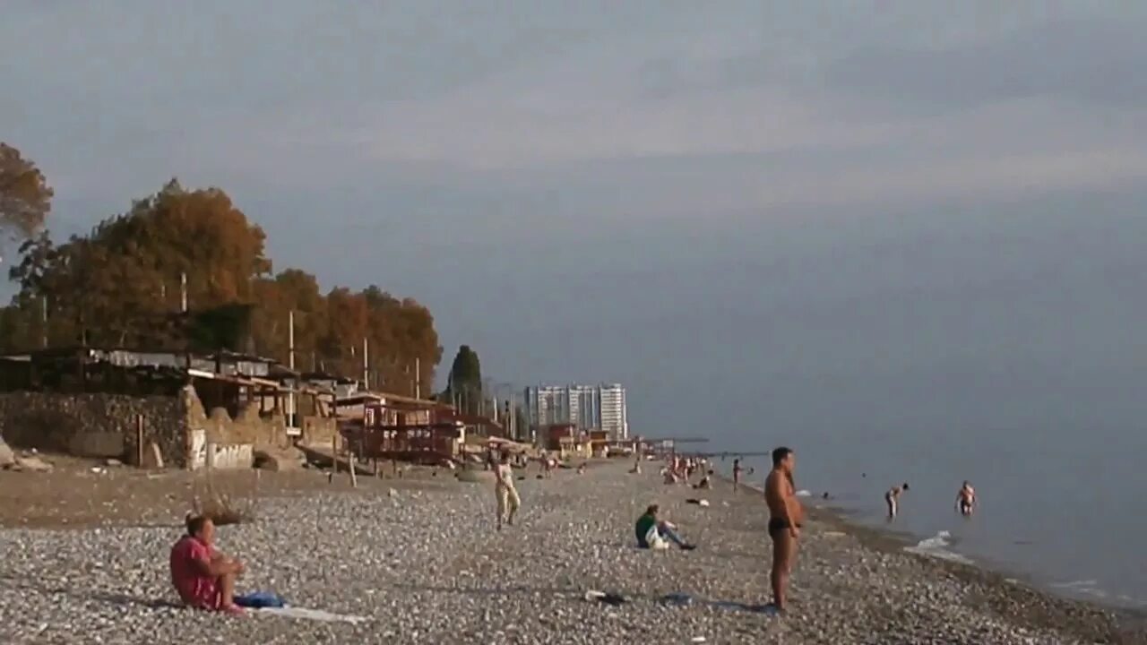 Пляж багратион лазаревское. Фото пляжа свирский лазаревское. Свирский пляж в лазаревском. Свирская набережная лазаревское. Тихий дон лазаревское.