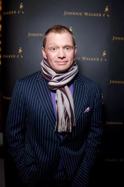 Умер ресторатор кирилл гусев фото Man of the Week. Джеральд Батлер Posta-Magazine