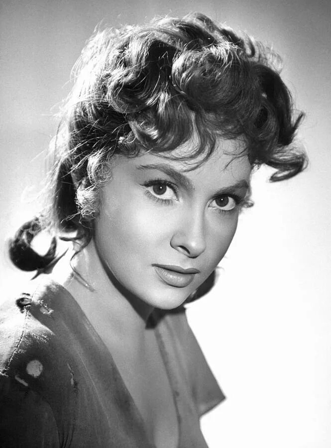 Легендарная женская. Джина Лоллобриджида. Gina Lollobrigida Джина Лоллобриджида. Джина Лоллобриджида фото. Джина Лоллобриджида молодая.