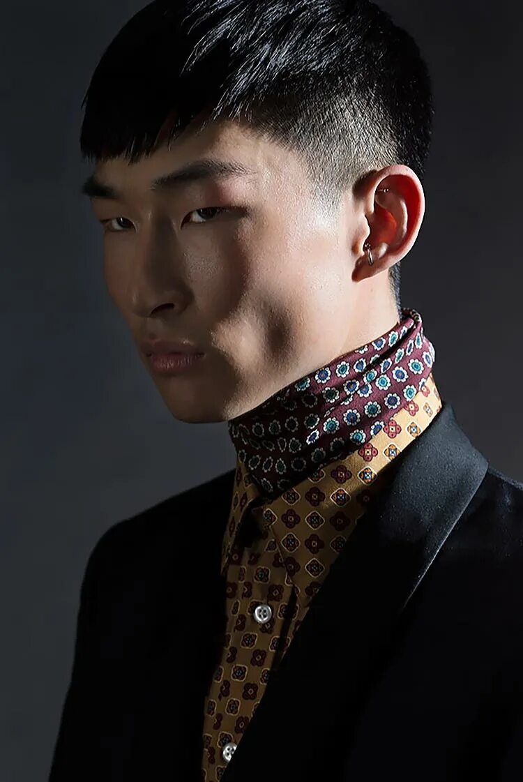 квон сан у торс. Sang woo. квон хан парень. актер квон сан у. Sang woo.