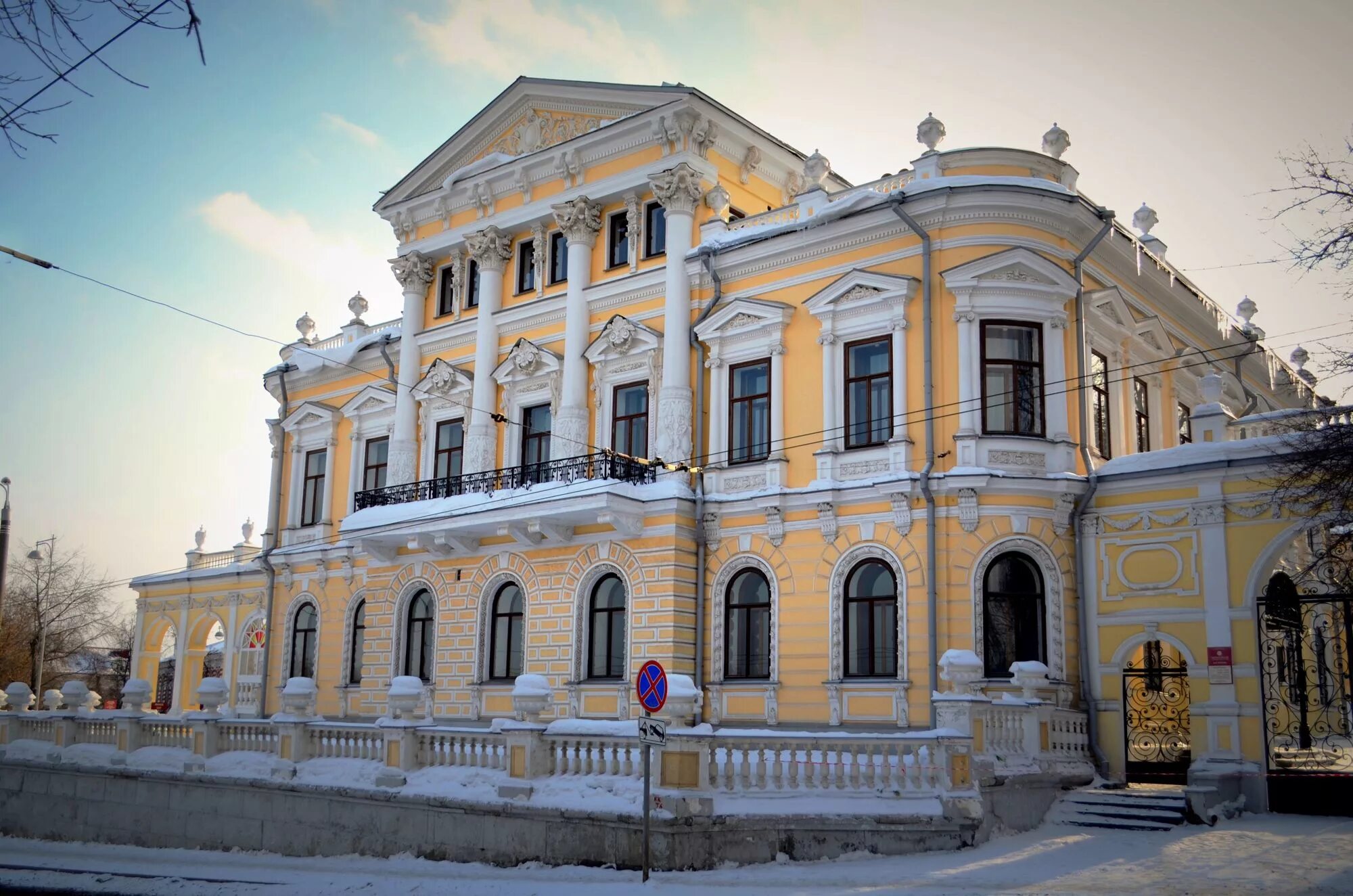 Здания города пермь. Дом мешкова пермский краеведческий музей пермь. пермский краеведческий музей дом мешкова. 13 дом пароходчика мешкова – пермский краеведческий музей. дом купца мешкова пермь.