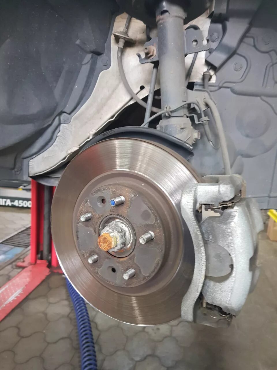 Кашкай тормозной диск передний j10. Замена тормозных дисков ниссан кашкай. Кашкай j11 тормозные диски колодки задние. Тормозные диски ниссан кашкай. Защитный кожух заднего диска ниссан тиида.