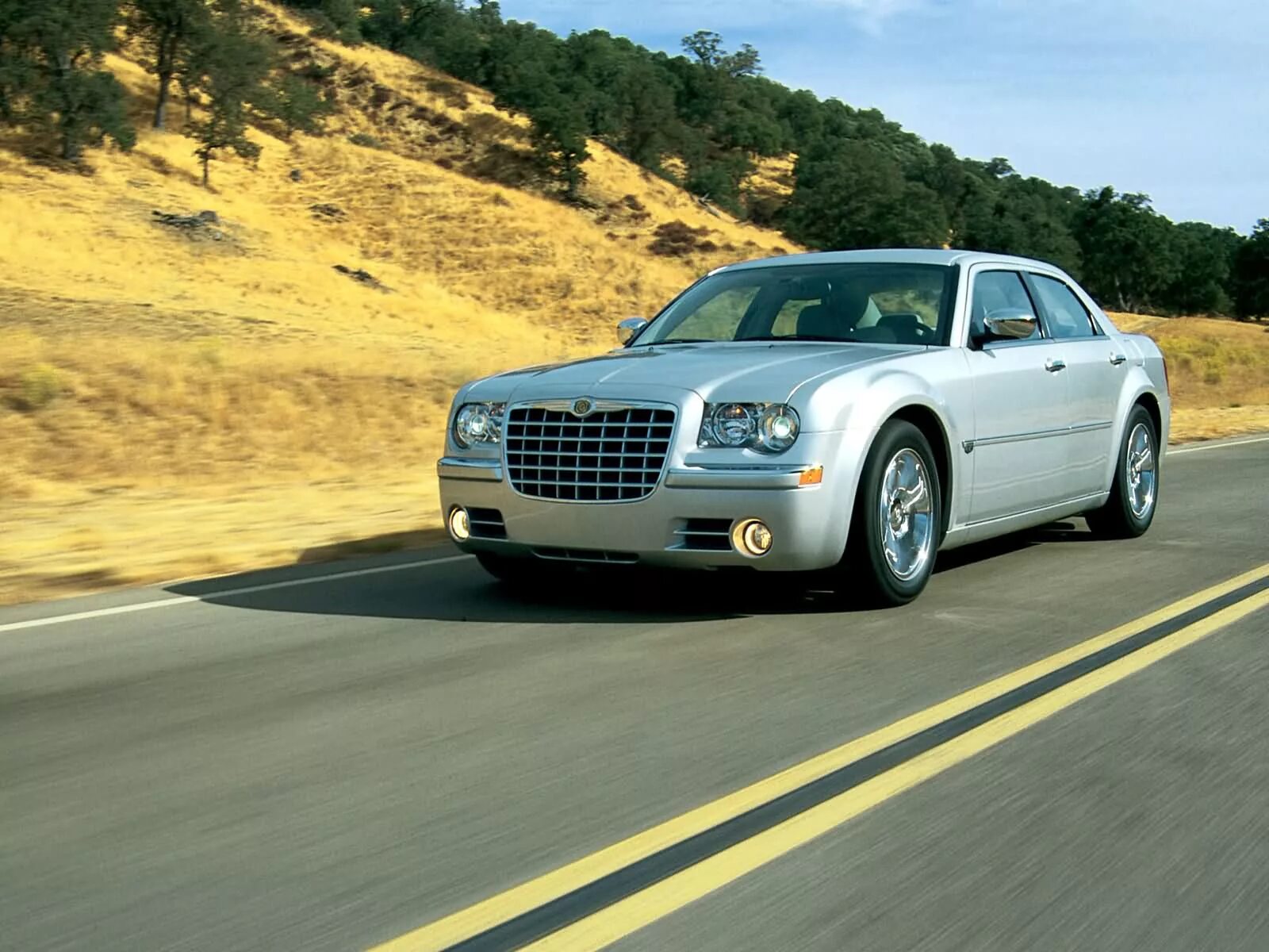 300 c машина. 300 c машина. Крайслер 300с 2004. Chrysler 300c седан. Chrysler 300c 2004.