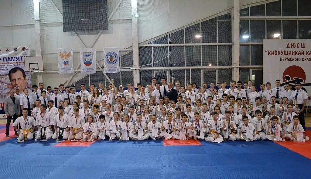 Трутнев юрий петрович киокушинкай. Карате в перми для детей. Карате пермь киокушинкай. Карате пермь киокушинкай. Сдюсшор по каратэ пермь.