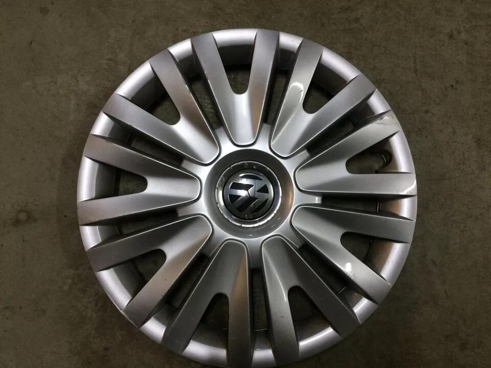 Колпаки r15 Volkswagen. Колпаки Volkswagen Golf r15. Golf Plus r15 колпаки. Колпаки на гольф 6 r15.