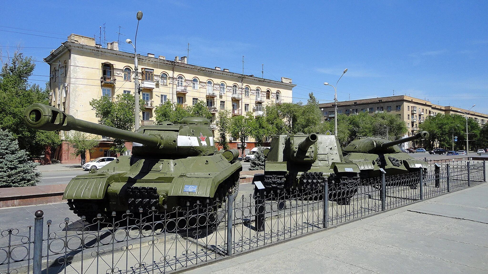 Музей военной техники в волгограде под открытым небом. Музей-панорама сталинградская битва танки. Волгоград музей техники. Музей сталинградской битвы в волгограде. Музей под открытым небом в волгограде.