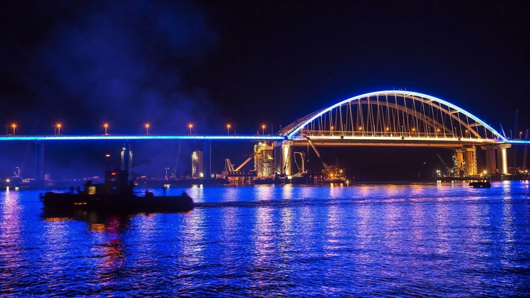 Сегодня ночью на крымском мосту