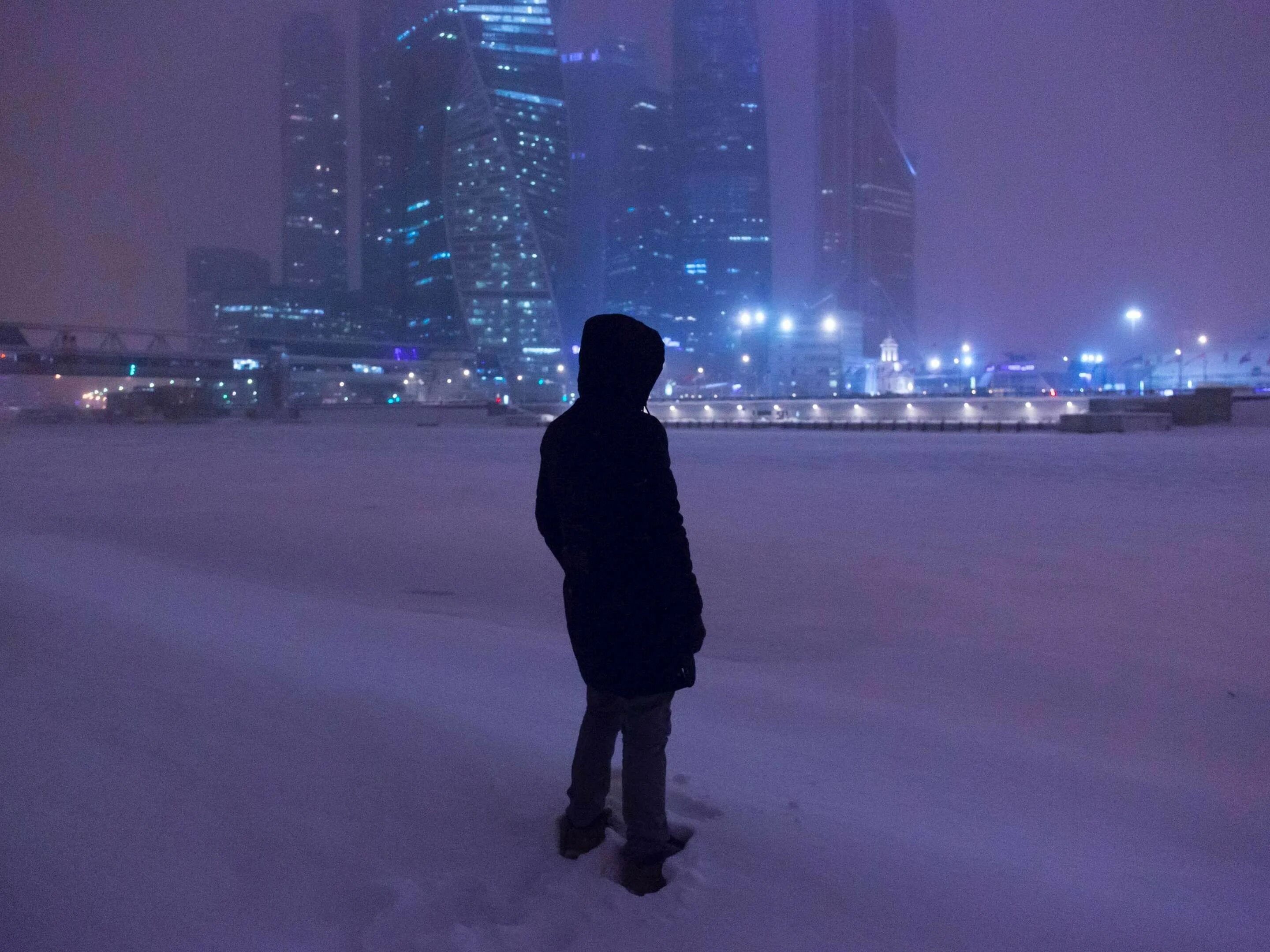 Днем высокое ночью низкое. Snowfall Reidenshi. Ледяной дождь в Москве 2010. Snowfall Øneheart, Reidenshi. Москва Сити в ледяной дождь.