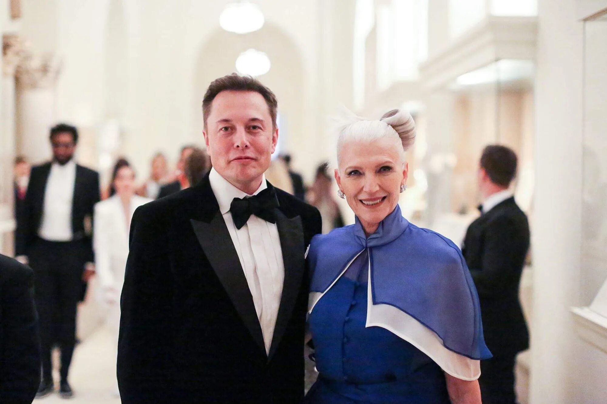 Elon Musk pictured for first time with Shivon Zilis and their twins Daily Mail O