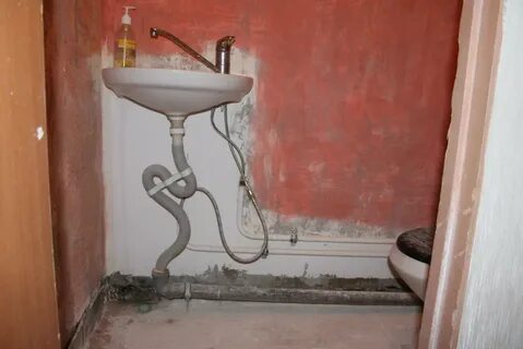 Чем закрыть трубы под раковиной