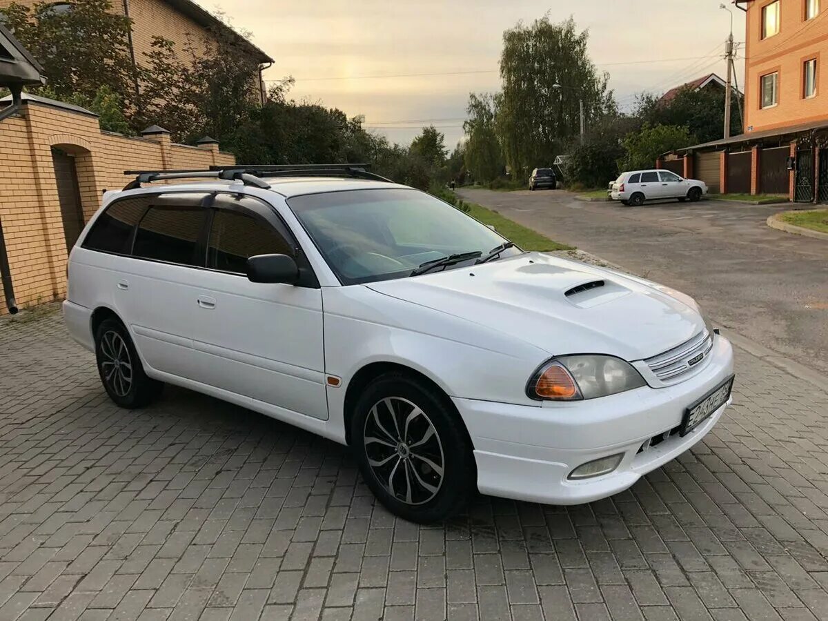 Тойота калдина поколения. Toyota Caldina II. Toyota Caldina II Рестайлинг. Калдина 2 поколения 2000. Калдина 2001.