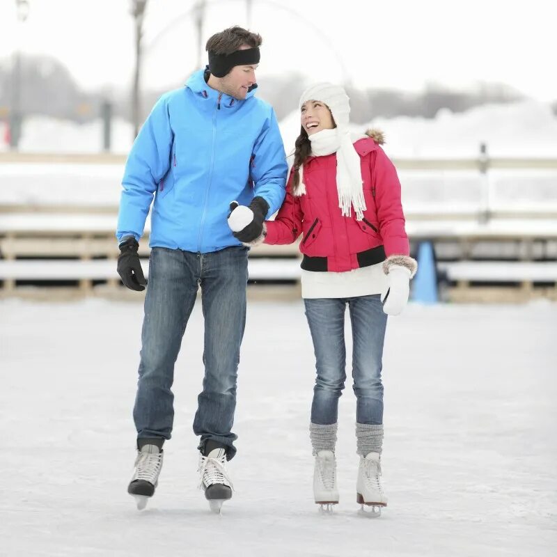 Девушка каталась с бывшим. Девушка каталась с бывшим. Девушка на коньках. Парень и девушка на катке. Женщина за рулем.