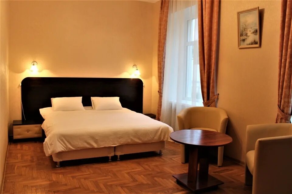 Отель подольск. Гостиница красная пахра подольск. Федорова д. Гостиница пахра подольск официальный. Большая серпуховская 100 подольск гостиница.