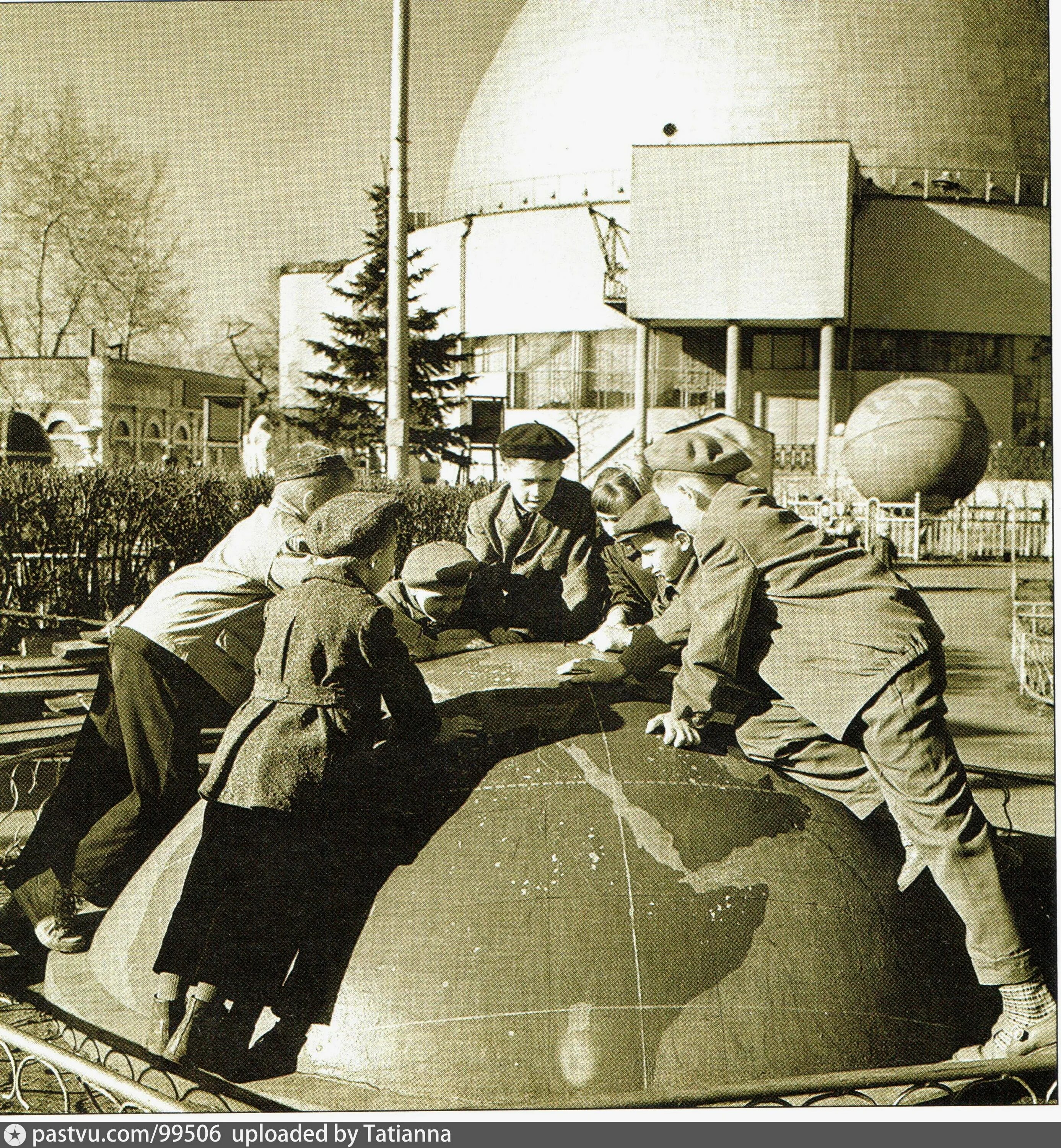 Московский планетарий 1929. 5 Ноября 1929 — в Москве открылся первый в СССР планетарий.. Шистовский планетарий 1929. Московский планетарий 1928