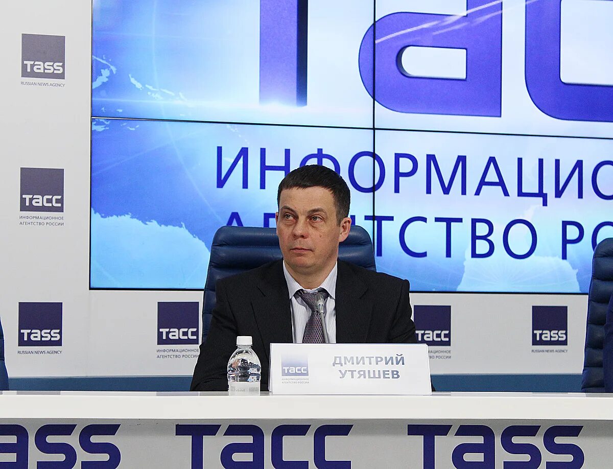 Утяшев концерт. Redstone танцевальный спектакль. Утяшев хурматулла газзалеевич. Атл фото концерт. ».
