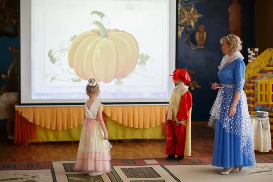 Театрализованное представление Золушка. Спектакль Золушка в детском саду. Постановка сказки Золушка в детском саду. Детская постановка Золушка.